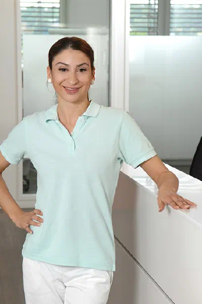 Hatice Coksezgin – Stuhlassistenz, Hygienebeauftragte